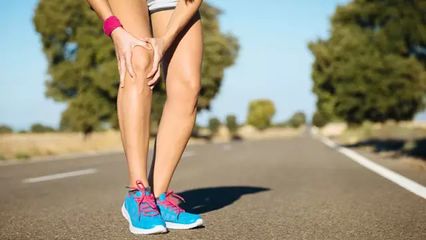 女性膝關(guān)節(jié)更容易壞！需及時(shí)補(bǔ)充氨糖軟骨素！